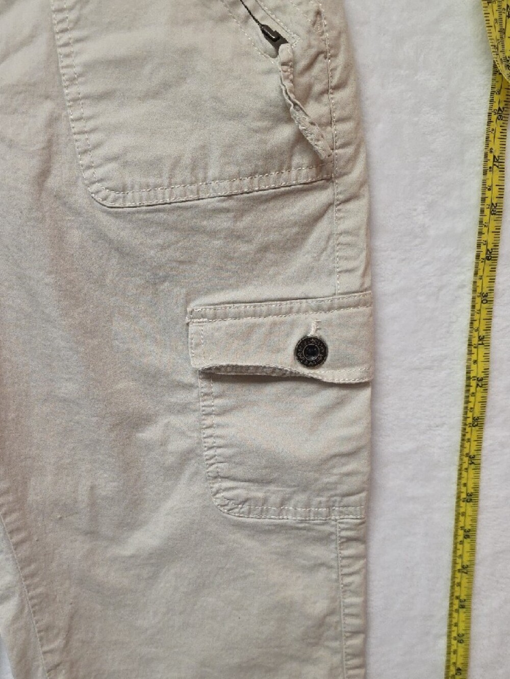 Lee Women's Light Khaki Cargo Capri Pants - Picture 14 of 16